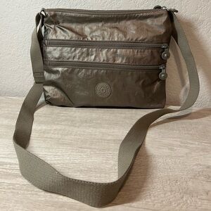 Kipling crossbody bag with adjustable straps